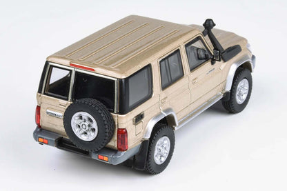 Toyota Land Cruiser 76 (Vintage Gold)