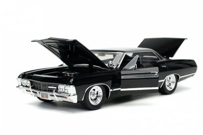1:24 - Supernatural / 1967 Chevy Impala SS Sport Sedan with Dean Winchester Figure