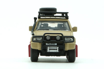 Mitsubishi Pajero 2nd Generation - Jungle Pack (Matte Ivory)