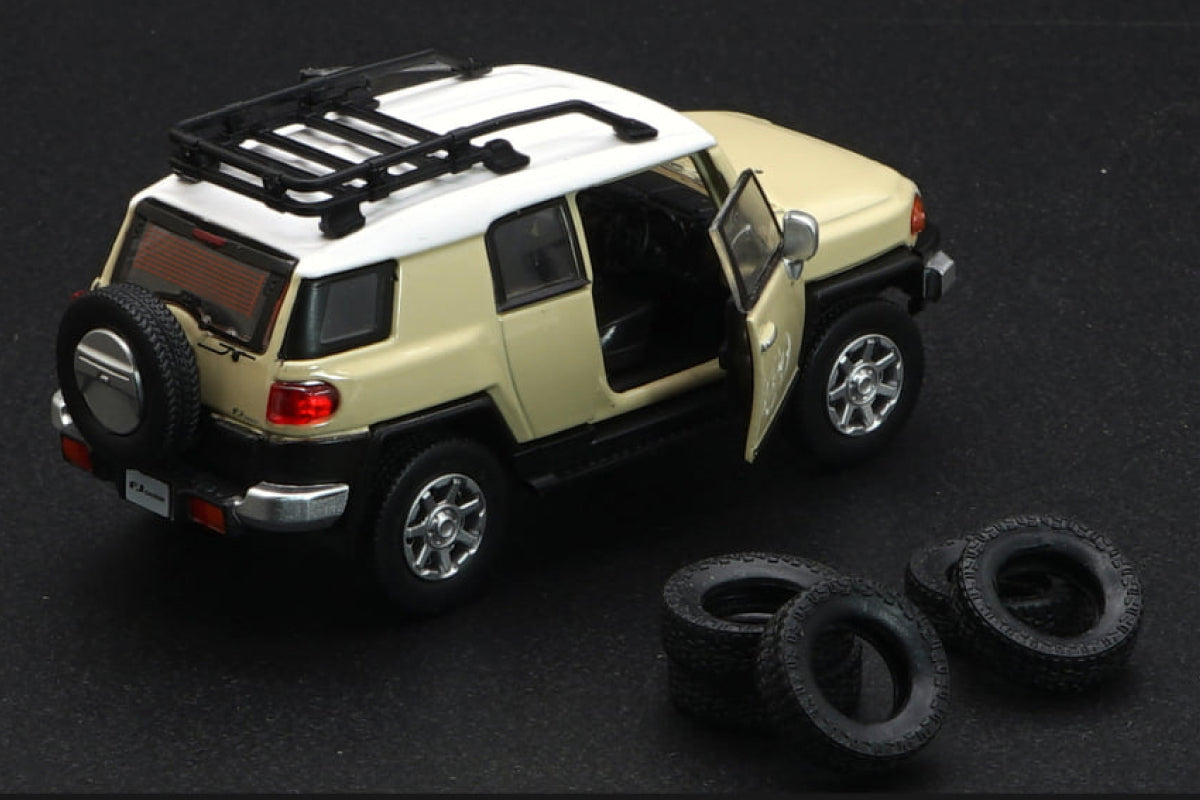 Toyota FJ Cruiser with extra wheels (Ivory)