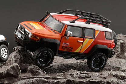 Toyota FJ Cruiser with stickers and accessories (Orange)