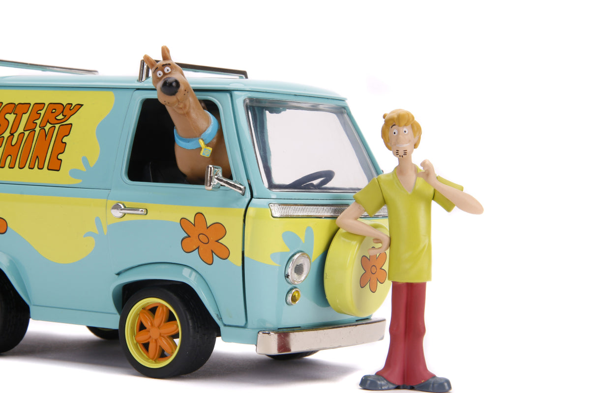 1:24 - Scooby-Doo! / Mystery Machine with Shaggy & Scooby Doo figures