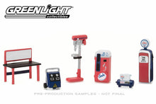 1:64 Garage Shop Tools - Chevron Gasolines