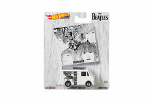 Hot Wheels Pop Culture 2019 Mix 3 The Beatle / Combat Medic - Revolver