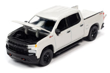 2019 Chevrolet Silverado Z71 Custom Trailboss (Iridescent Pearl Tricoat Metallic)