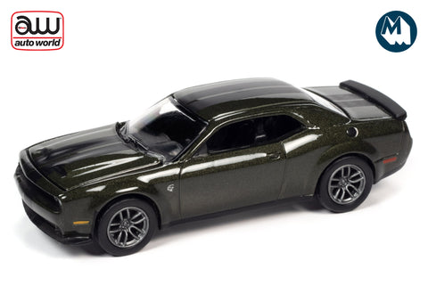 2019 Dodge Challenger Hellcat (F8 Green Metallic w/Twin Carbon Stripes)