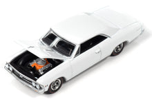 1966 Chevrolet Chevelle SS 396 (Gloss White w/Flat Black Roof)