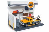 Gulf Service Station Diorama / 1959 Ford F250 Tow Truck