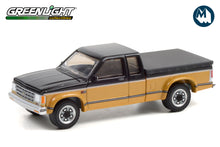 1990 Chevrolet S10 Tahoe with Tonneau Cover