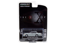 The X-Files / 1993 Ford Crown Victoria - Washington D.C. Unmarked Agent