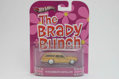 Hot Wheels Retro Entertainment 2013 Mix 4 / Brady Bunch - 1971 Plymouth Satellite