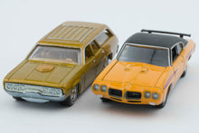 Hot Wheels Retro Entertainment 2013 Mix 4 / Brady Bunch - 1971 Plymouth Satellite