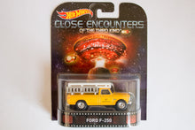 Hot Wheels Retro Entertainment 2015 Mix 1 / Close Encounters of the Third Kind - Ford F-250