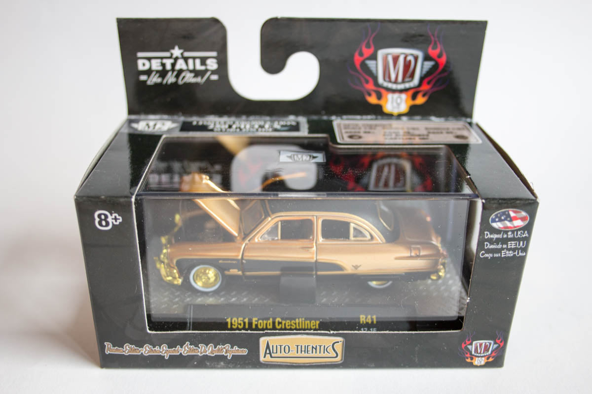 [Chase] 1951 Ford Crestliner