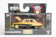 [Chase] 1951 Ford Crestliner