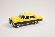 Mercedes-Benz 200D Hong Kong Taxi (Hong Kong Limited Edition)
