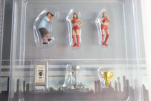 1:64 American Diorama Auto Show Set (AD-38411)