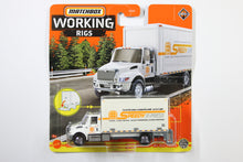 #01 - International MV Box Truck