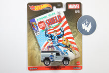 Hot Wheels Pop Culture 2021 Mix 3 Marvel / Land Rover Defender 110 Hard Top - Nick Fury