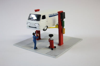 1:64 American Diorama 2 Post Lift Set in Red (AD-38375)