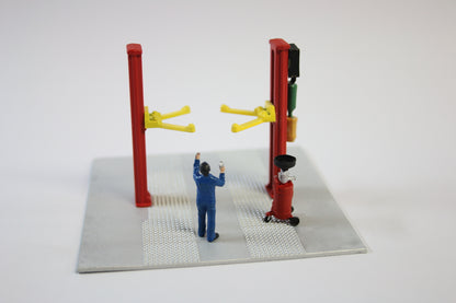 1:64 American Diorama 2 Post Lift Set in Red (AD-38375)