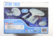 1:2500 - Star Trek The Next Generation U.S.S Enterprise NCC-1701-D