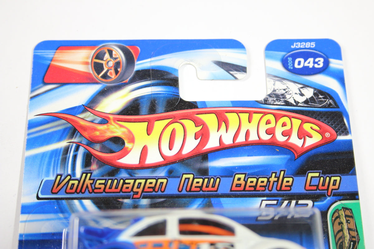 [Treasure Hunt] Hot Wheels 2006 Treasure Hunt - Volkswagen New Beetle Cup (Short Card)