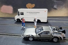 1:43 - Marty Mcfly & Doc Brown Figures / Back to the Future
